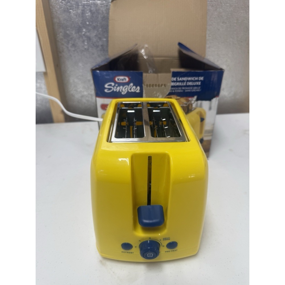 Nostalgia Kraft Singles Deluxe Grilled Cheese Sandwich Toaster Yellow NOB